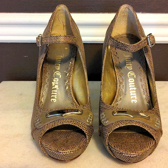 Juicy Couture taupe block heel platform peep toe lizard textured heels s… - Picture 2 of 10